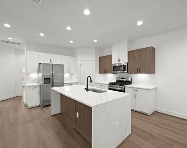 2729 Solbrook Lane - Photo Thumbnail 2