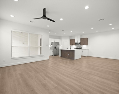 2729 Solbrook Lane - Photo Thumbnail 6