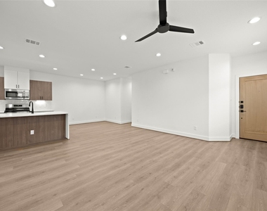 2729 Solbrook Lane - Photo Thumbnail 8