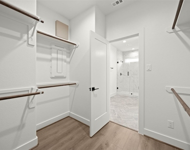 2729 Solbrook Lane - Photo Thumbnail 16