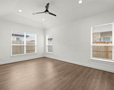 2729 Solbrook Lane - Photo Thumbnail 13