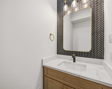8210 Lawler Street - Photo Thumbnail 3