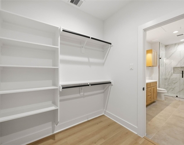 8210 Lawler Street - Photo Thumbnail 25