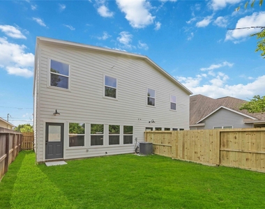 8210 Lawler Street - Photo Thumbnail 27