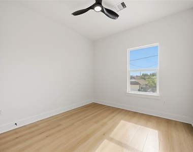 8210 Lawler Street - Photo Thumbnail 12