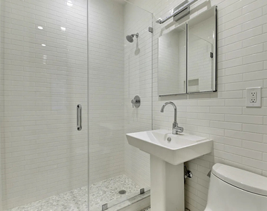 226 East 25th Street - Photo Thumbnail 7