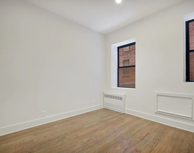 226 East 25th Street - Photo Thumbnail 4