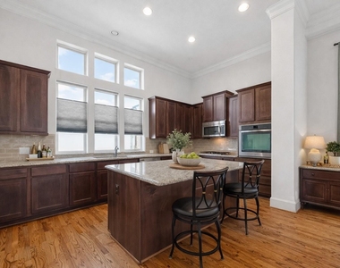 705 Delano Street - Photo Thumbnail 19