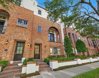 705 Delano Street - Photo Thumbnail 2