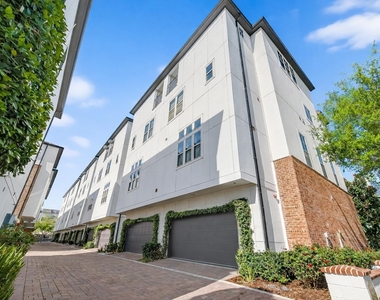 705 Delano Street - Photo Thumbnail 3