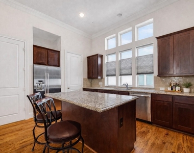 705 Delano Street - Photo Thumbnail 18