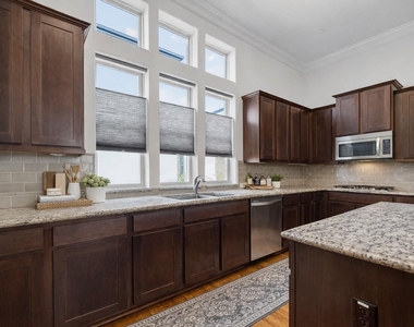 705 Delano Street - Photo Thumbnail 16