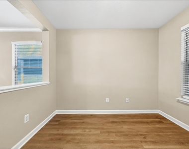 11411 Seven Sisters Drive - Photo Thumbnail 5