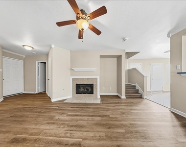 11411 Seven Sisters Drive - Photo Thumbnail 4