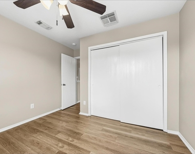 11411 Seven Sisters Drive - Photo Thumbnail 12