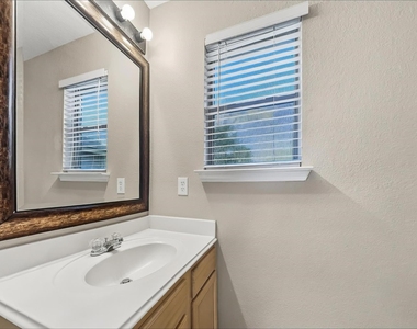 11411 Seven Sisters Drive - Photo Thumbnail 13