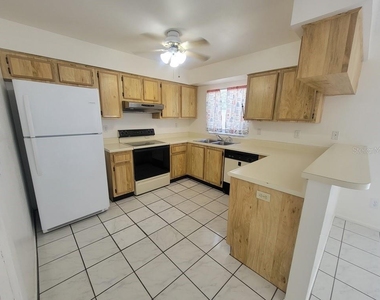8224 Autumn Oak Avenue - Photo Thumbnail 8