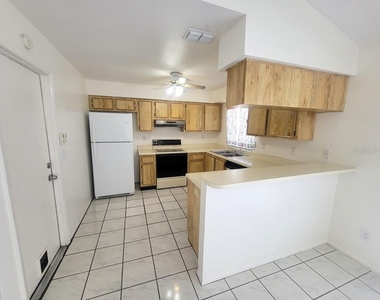 8224 Autumn Oak Avenue - Photo Thumbnail 7