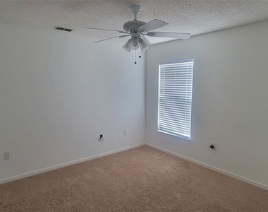 226 Agua Vista Street - Photo Thumbnail 17