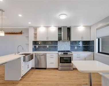 1581 Gulf Boulevard - Photo Thumbnail 3