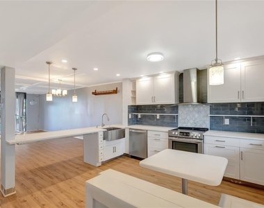 1581 Gulf Boulevard - Photo Thumbnail 4
