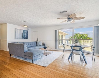 9914 Alavista Drive - Photo Thumbnail 11