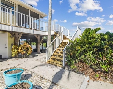 9914 Alavista Drive - Photo Thumbnail 20