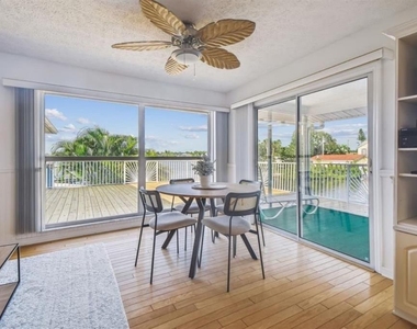 9914 Alavista Drive - Photo Thumbnail 12