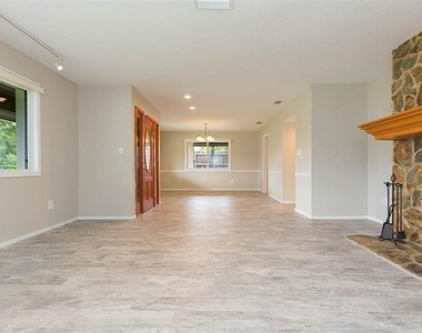 4301 Saltwater Boulevard - Photo Thumbnail 12