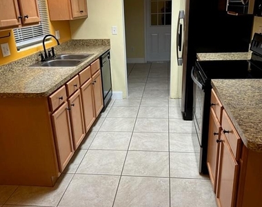 818 Scotland Street - Photo Thumbnail 7