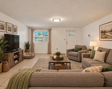 1821 Bellgrove Street - Photo Thumbnail 4