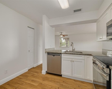 5715 S Dale Mabry Highway - Photo Thumbnail 9