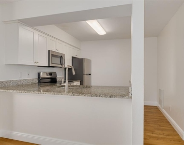 5715 S Dale Mabry Highway - Photo Thumbnail 8