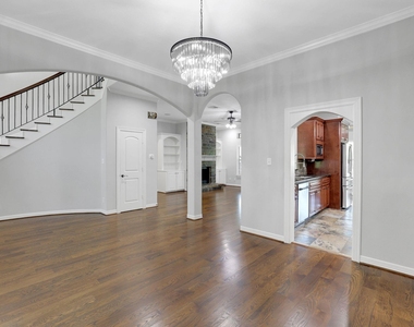 270 Lake Grove Drive - Photo Thumbnail 15