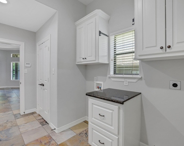 270 Lake Grove Drive - Photo Thumbnail 25