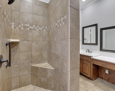 270 Lake Grove Drive - Photo Thumbnail 9