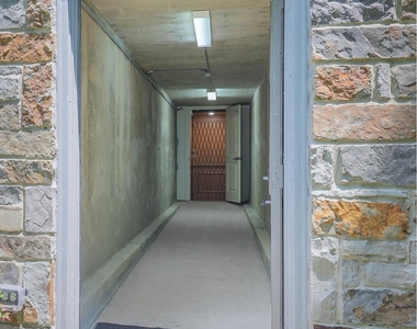 270 Lake Grove Drive - Photo Thumbnail 29