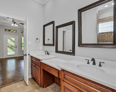 270 Lake Grove Drive - Photo Thumbnail 8