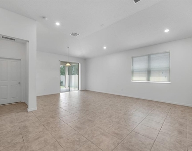 7608 Sunshine Bridge Avenue - Photo Thumbnail 12