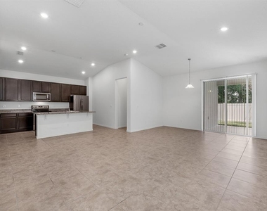 7608 Sunshine Bridge Avenue - Photo Thumbnail 3