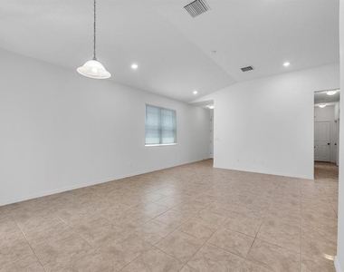 7608 Sunshine Bridge Avenue - Photo Thumbnail 10