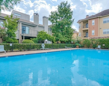 10811 Richmond Avenue - Photo Thumbnail 21
