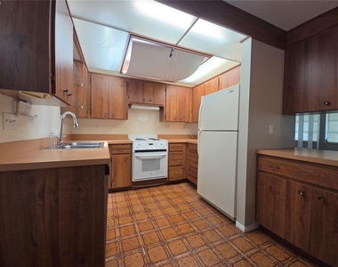 4136 S Lockwood Ridge Road - Photo Thumbnail 8