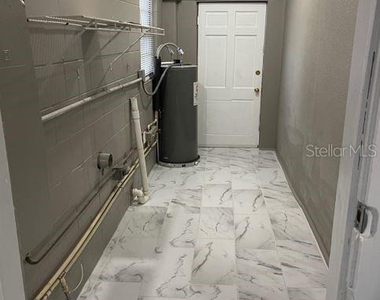 590 S Broadway Avenue - Photo Thumbnail 5