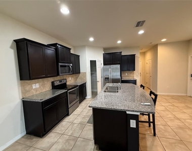 9154 Hillcroft Drive - Photo Thumbnail 16