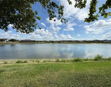 9154 Hillcroft Drive - Photo Thumbnail 7