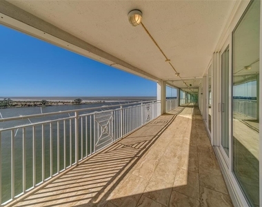 675 S Gulfview Boulevard - Photo Thumbnail 2