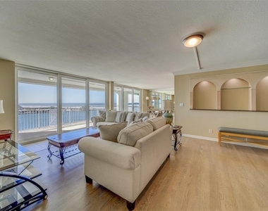 675 S Gulfview Boulevard - Photo Thumbnail 4