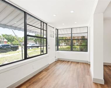 517 41st Avenue S - Photo Thumbnail 8