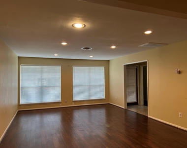 9619 Beverlyhill Street - Photo Thumbnail 5
